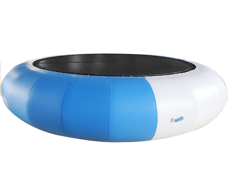 Trampoline de saut gonflable